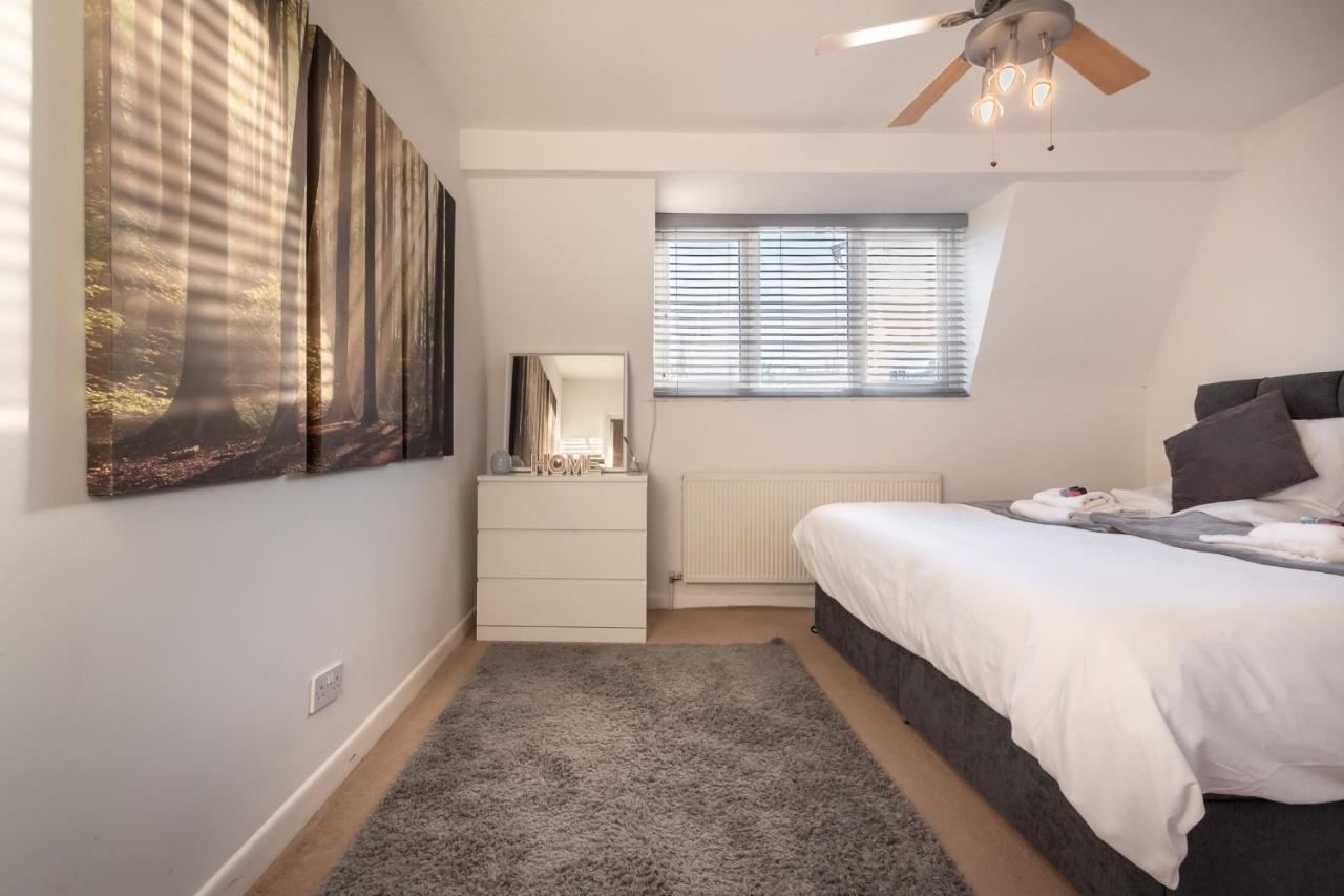 Best Price! Large Home For 4 - Smart Tv - Comfy Beds - Garden - 4 Single Beds Or 2 Doubles! Portsmouth Exteriör bild
