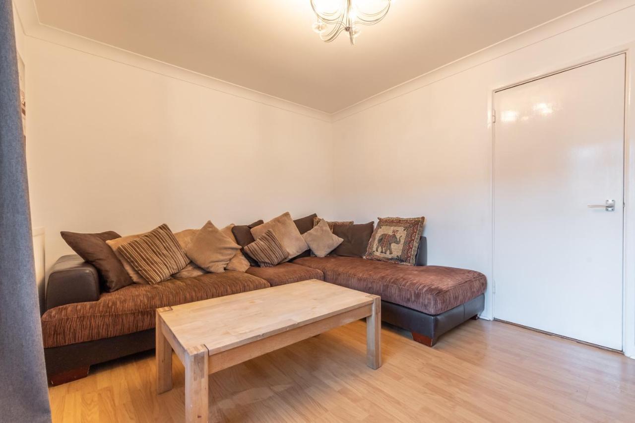Best Price! Large Home For 4 - Smart Tv - Comfy Beds - Garden - 4 Single Beds Or 2 Doubles! Portsmouth Exteriör bild